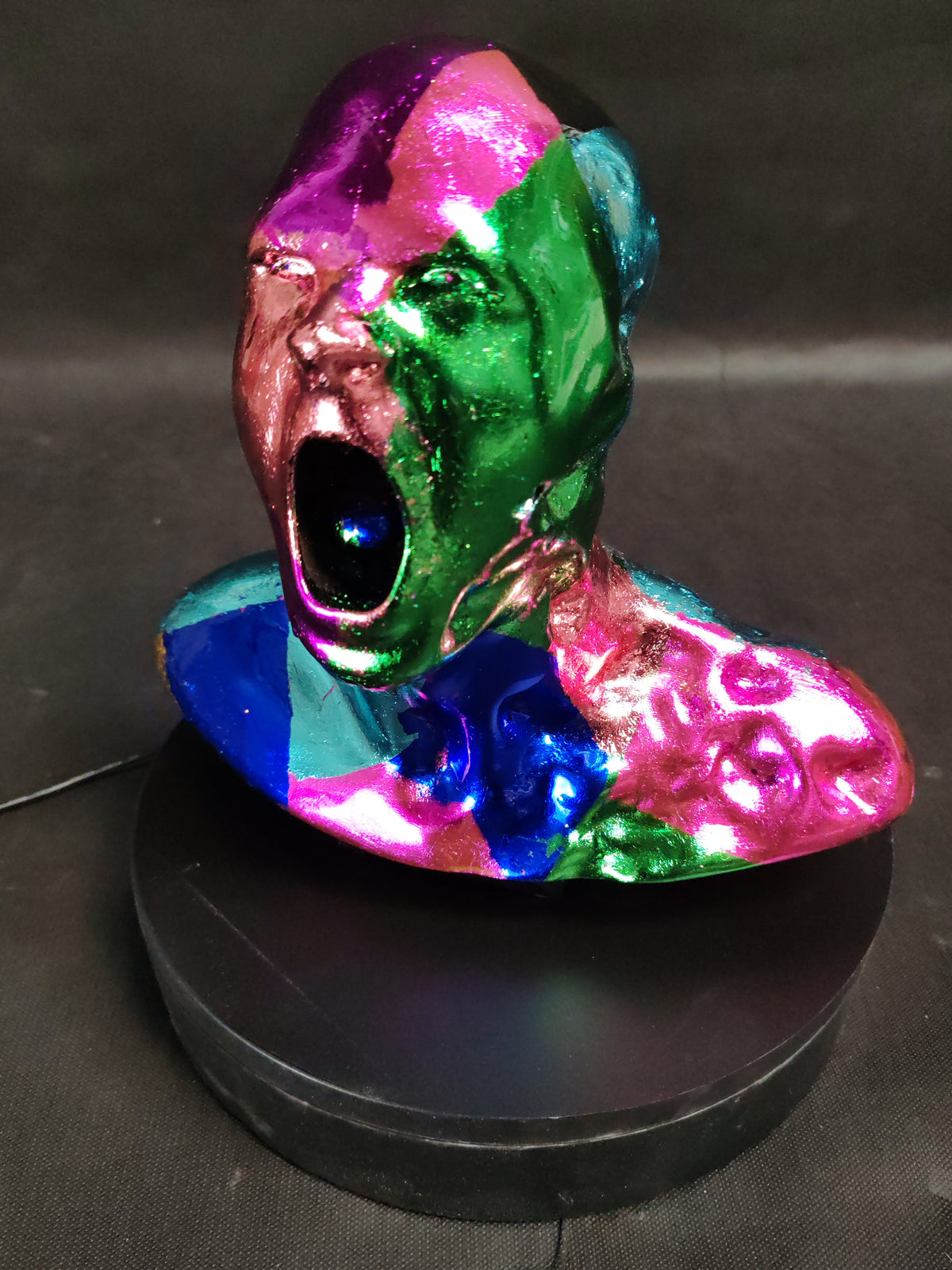 scultura CHROMA