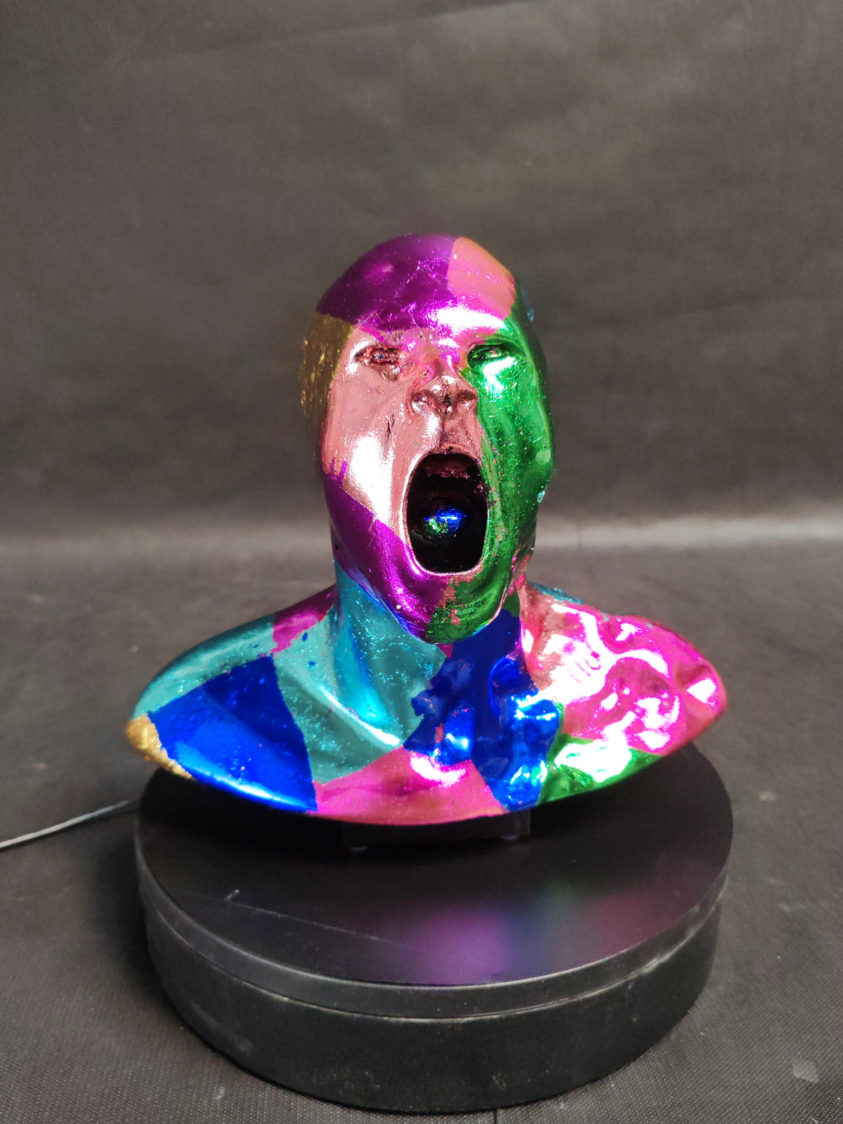scultura CHROMA