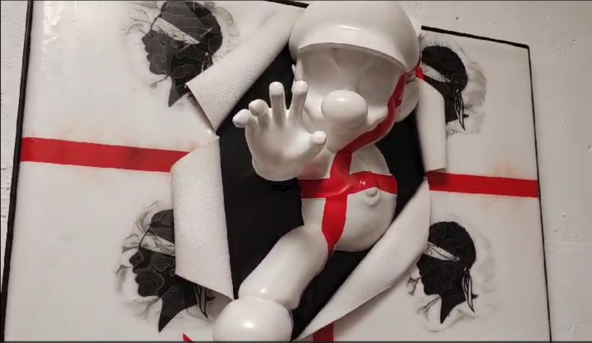Mario bros 3D, in resina bianca sulla bandiera della sardegna, decorazione da parete moderna ed esclusiva per salotti, uffici, spazi creativi e gallerie. Edizione limitata.