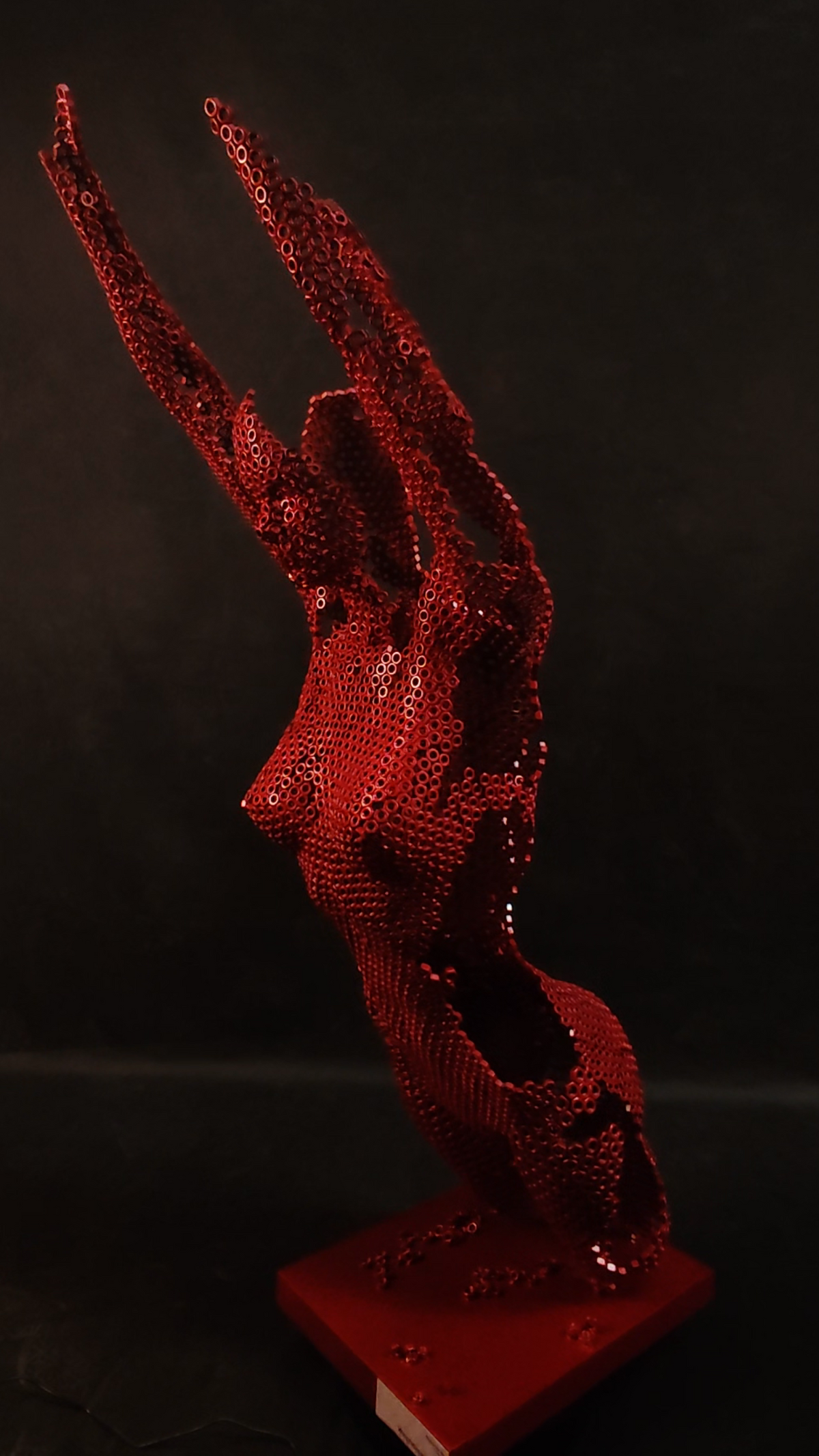 scultura WEIGHTLESS