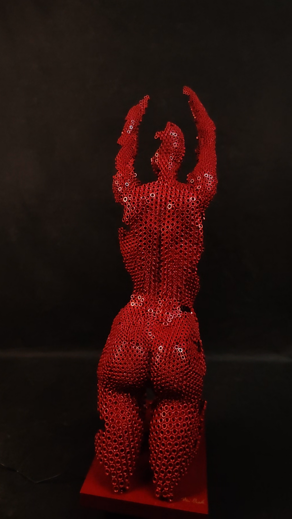 scultura WEIGHTLESS