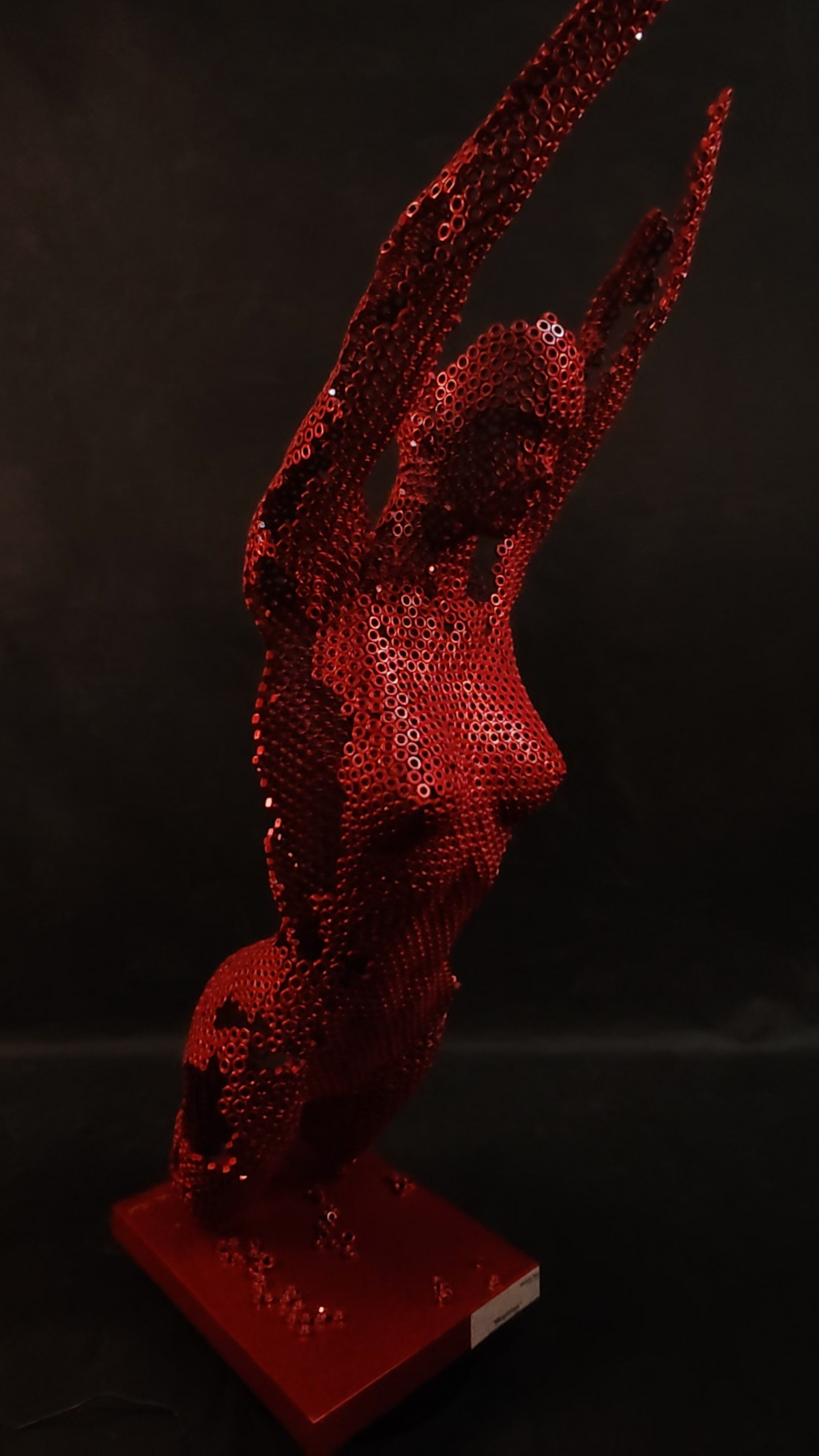 scultura WEIGHTLESS