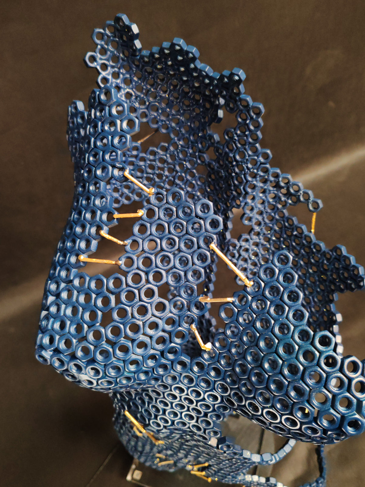scultura SUTURA