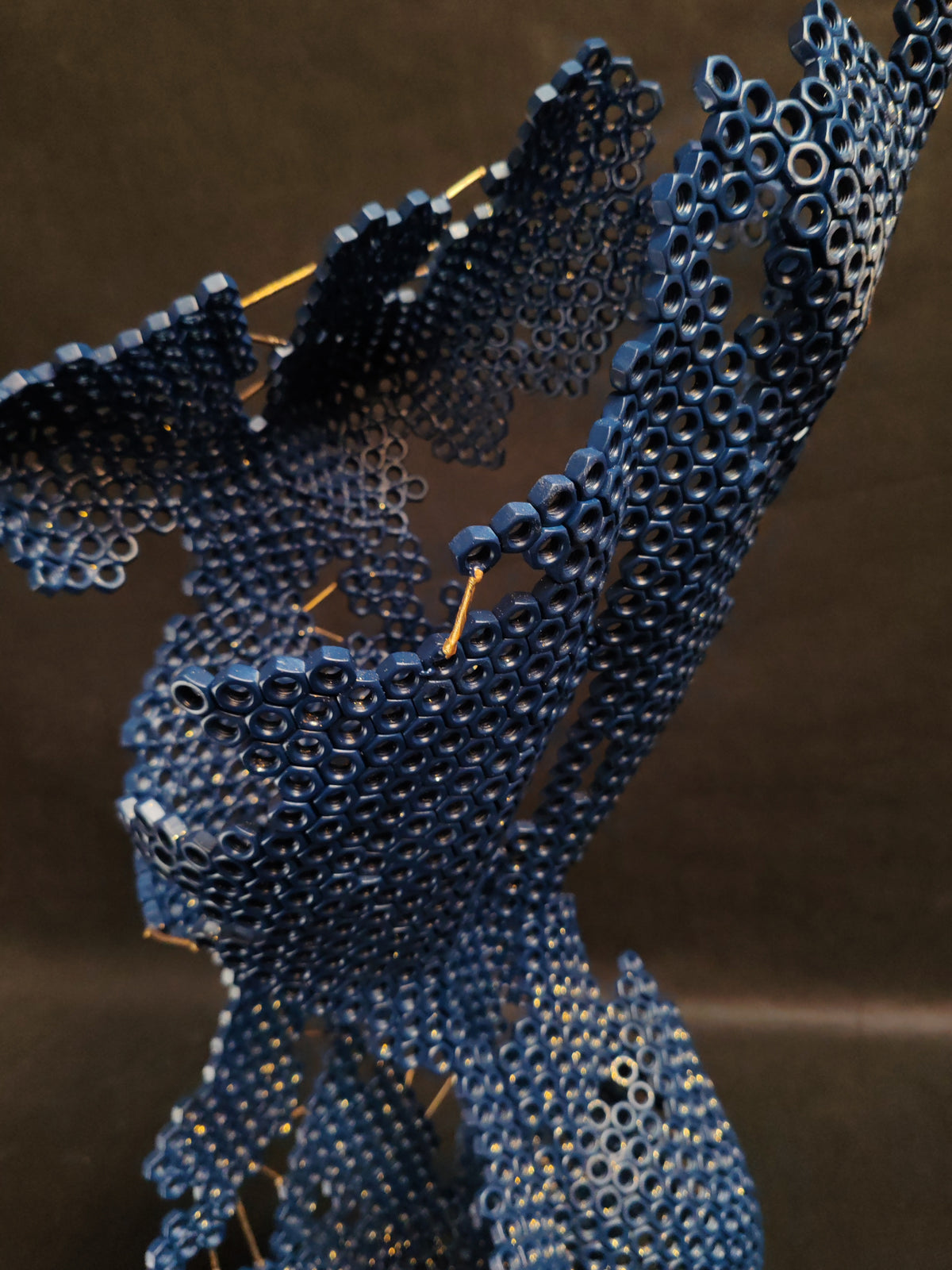 scultura SUTURA