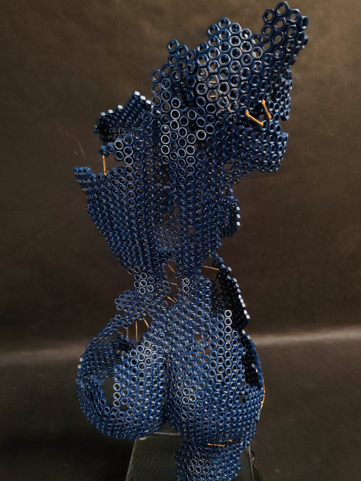 scultura SUTURA