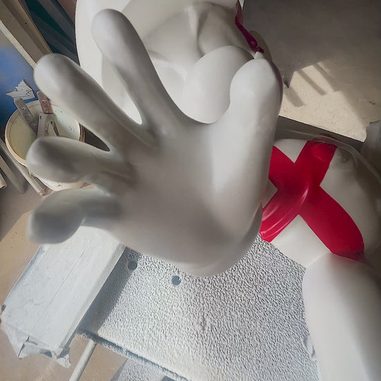 Mario bros 3D, in resina bianca sulla bandiera della sardegna, decorazione da parete moderna ed esclusiva per salotti, uffici, spazi creativi e gallerie. Edizione limitata.