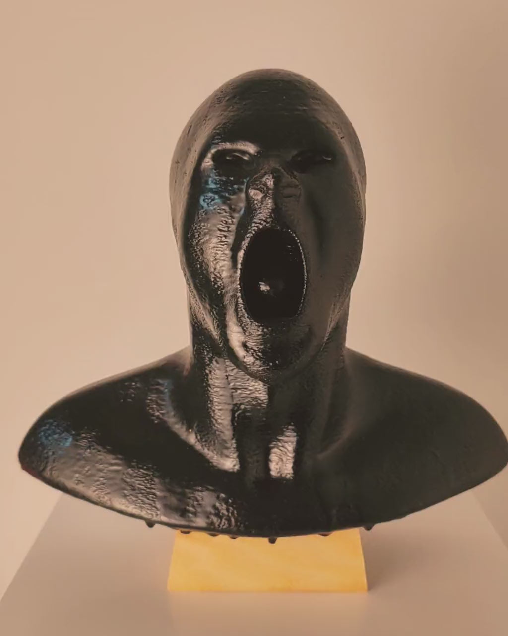 scultura in serie limitata di 100 pezzi unici al mondo
